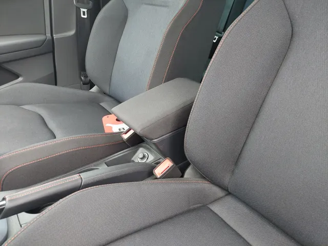 SEAT Arona 1.0 EcoTSI FR Business Connect PDC V+A | rijklaarprijs !!