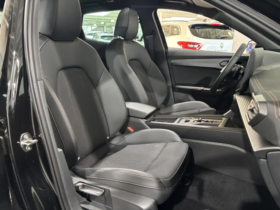CUPRA Formentor 1.5 - 204PK TSI e-Hybrid Business Automaat | NIEUWE AUTO | Elektrisch Wegklapbare Trekhaak | Schuif/Kantel Dak | Digital Cockpit | Camera | Parkeersensoren | Stoelverwarming | Stuurwielverwarming | Apple CarPlay/Android Auto |
