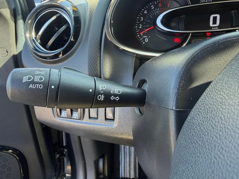 Renault Clio 0.9 TCe Intens | Bluetooth | Cruise & Climate Control | Parkeersensoren | Navigatie | LMV | Onderhoudshistorie | 12 Maanden BOVAG Garantie