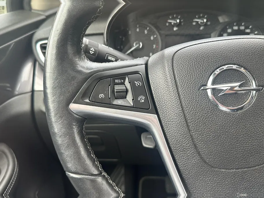 Opel Mokka X 1.4 Turbo Innovation Navigatie-pakket , Innovation-pakket , navi , camera , leder , panoramadak , cruise , tel , climate .