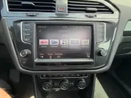 Volkswagen Tiguan 2.0 TSI 4Motion Highline | PAN. DAK | ELEKTR. TREKHAAK | STOELVERWARMING | NL-AUTO | DEALERONDERHOUDEN | ETC..