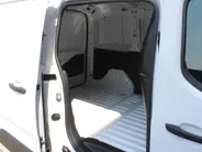 Toyota ProAce CITY 1.2 Turbo L1 Comfort | Clima | Cruise | 3-zits | Benzine! Mag alle milieu zones in! |
