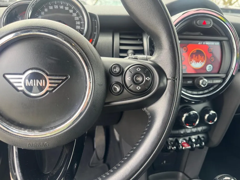 MINI Cooper 1.5 Cooper Business Edition Automaat | Navi | Clima | Cruise Control | LM Velgen | LED-Koplampen