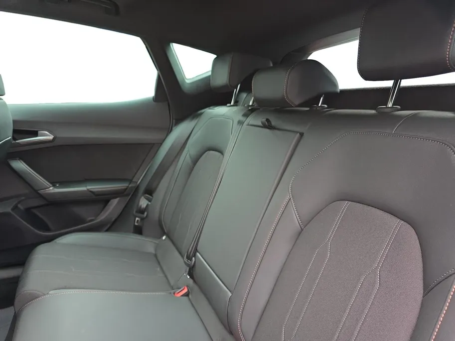 CUPRA Formentor 1.5 TSI e-Hybrid Business 204Pk | Panoramadak | Elektr. Trekhaak | Stoelverwarming | Elektr. Achterklep | Matrix Led koplampen | Virtual Cockpit | Fabrieksgarantie |