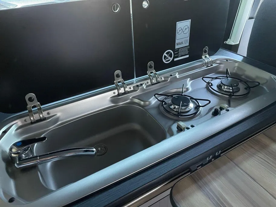 Ford Transit Custom Camper 170pk automaat | Keuken met gootsteen- koelkast- gasfornuis | Zonnescherm | Nieuwe distributieriem | Cruise control | Trekhaak | Extra opbergruimte | Stoelverwarming Transit Custom Camper 170pk automaat | Keuken met gootsteen- koelkast- gasfornuis | Zonnescherm | Nieuwe distributieriem | Cruise control | Trekhaak | Extra opbergruimte | Stoelverwarming