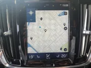Volvo V90 2.0 T4 Momentum | Stoel en stuurverwarming | Elektrisch bedienbare voorstoelen | Camera | Lederen bekleding | Navigatie | Parkeersensoren voor en achter | Elektrische achterklep |