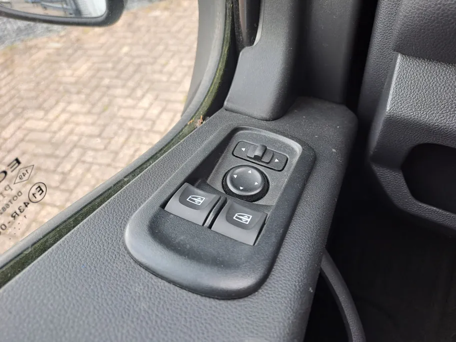 Nissan Interstar 2.3 dCi L2H2 N-Connecta | Dubbele Cabine | Camera | Airco | Trekhaak | Navigatie | Apple Carplay/Android Auto | Cruise Control