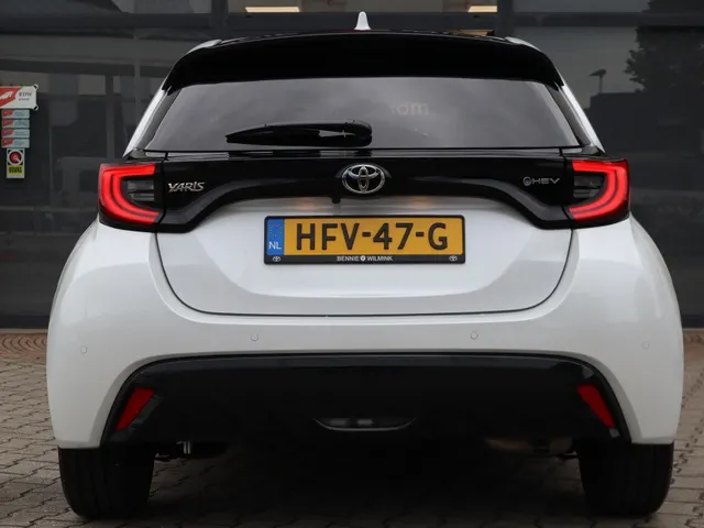 Toyota Yaris 1.5 Hybrid 130 Executive JBL | Head-up | Stuur en stoelverwarming VERKOCHT