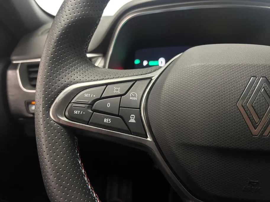 Renault Arkana 1.6 E-Tech Hybrid 145 R.S. Line | Panoramadak | Adaptive Cruise Control | Climate Control | Apple Carplay / Android auto | Camera | treeplanken | elektrisch verstelbare stoel |