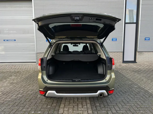 Subaru Forester 2.0i e-BOXER Luxury Automaat | Apple Carplay & Android Auto |