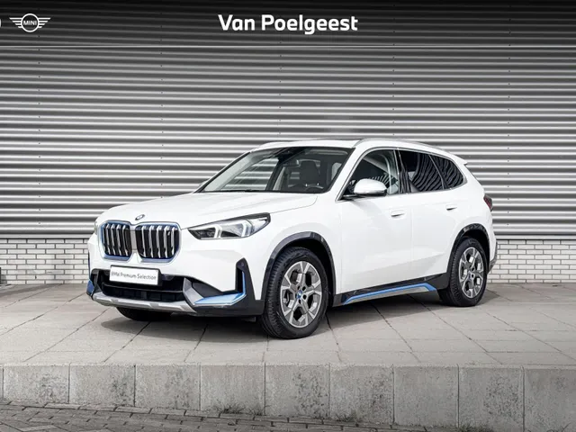 BMW iX1