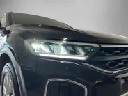 Volkswagen T-Roc 1.0TSI/110PK Life · Navigatie · Camera + Parkeersensoren · Apple/Android Car Play · Stoelverwarming ·