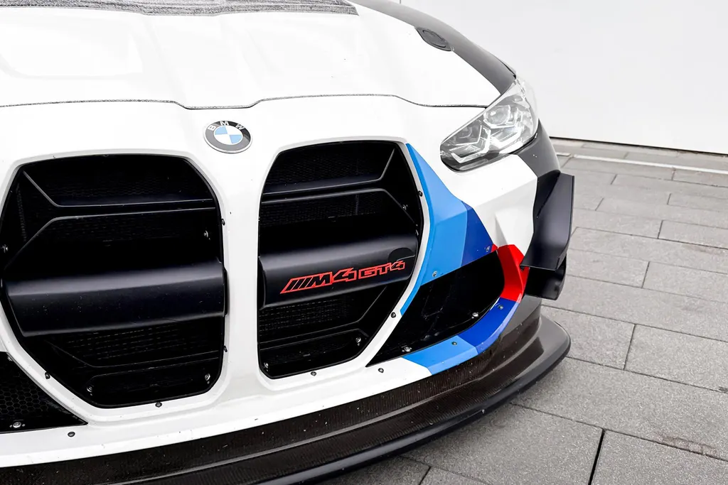 BMW M4 GT4 405kW