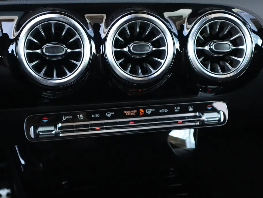 Mercedes-Benz A-Klasse 250 e Business Solution AMG