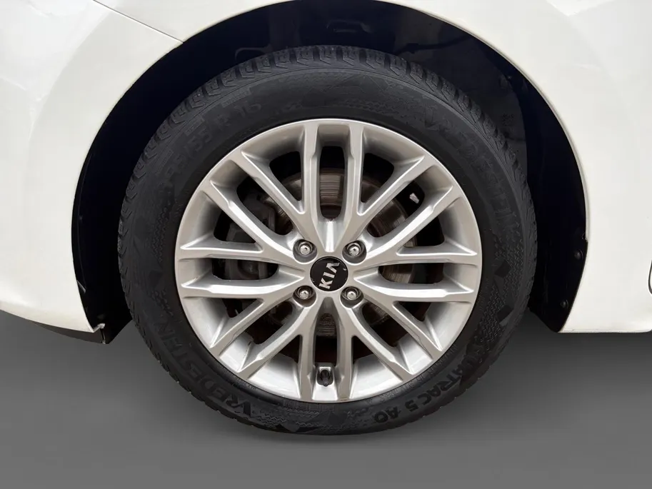 Kia Rio 1.0 TGDI DynamicLine | Navigatie | Airco | Apple Carplay / Android Auto | Achterruitrij Camera | Lichtmetalen Velgen |