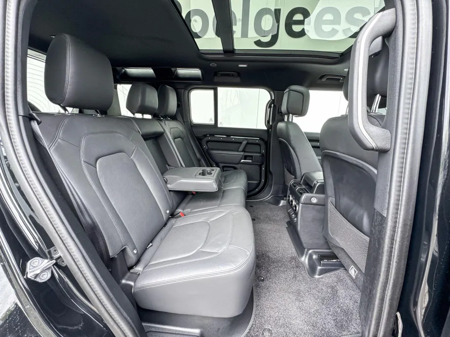 Land Rover Defender 110 2.0 P300e 110 X-Dynamic HSE