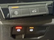 Renault Austral 200PK E-Tech Full Hybrid Esprit Alpine Automaat | 1e eigenaar | Google Navi | Camera | Adaptive Cruise Control | Climate Control | Elektrische Achterklep | Lichtmetalen Velgen | Parkeersensoren | Stoelverwarming | Stuurwielverwarming |