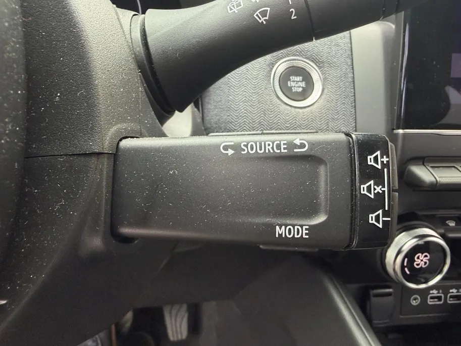 Renault Clio 1.6 E-Tech Full Hybrid 145 techno | Automaat | Camera | Apple Carplay & Android Auto | Parkeersensoren | Cruise & Climate Control | 12 Maanden BOVAG Garantie