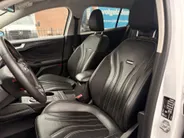 Ford Focus Wagon 1.5 EcoBoost Automaat Vignale I WINTER PACK I DRIVER ASSISTANCE PACK I MATRIX LED-KOPLAMPEN I APPLE CARPLAY / ANDROID AUTO I B&O SOUNDSYSTEM I