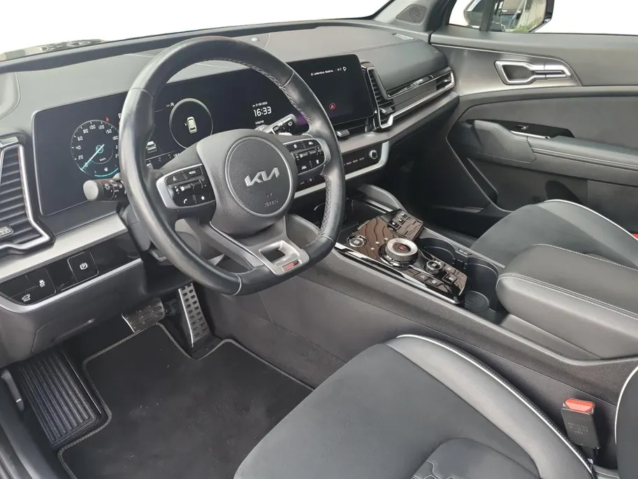 Kia Sportage 1.6T MHEV GT-Line | Stoel en stuurverwarming | Panorama schuifdak | Camera | Elektrisch bedienbare voorstoelen | Apple Carplay / Android Auto | Elektrische achterklep |