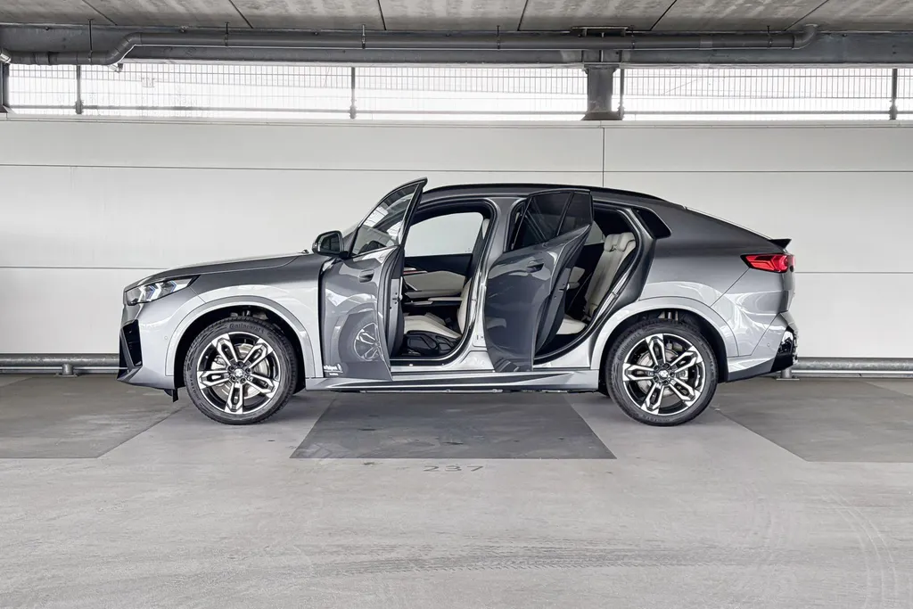 BMW iX2 xDrive30 67 kWh M Sport Edition
