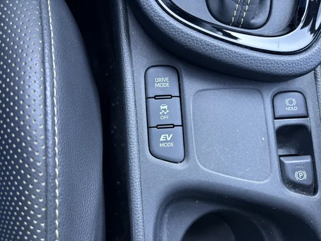 Toyota Yaris Cross 1.5 Hybrid Launch Edition | Bi-Tone | HUD | VERKOCHT