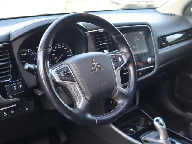Mitsubishi Outlander 2.4 PHEV Intense+ | Trekhaak | Carplay | Standkachel