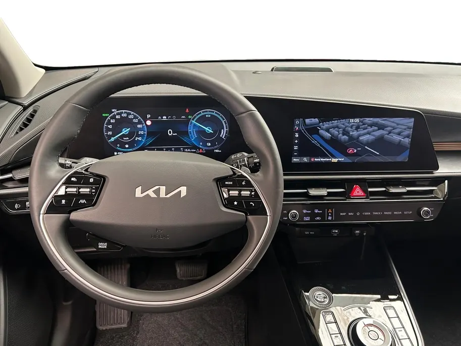 Kia Niro 1.6 GDi PHEV DynamicPlusLine Edition | Orginele Kilometerstand! | Apple Carplay / Android Auto | Navigatiesysteem | Elektrisch Verstelbare Bestuurdersstoel | Stoel + Stuurverwarming | Licht + Regensensor | Parkeersensoren Voor + Achter | Camera Achter | 1