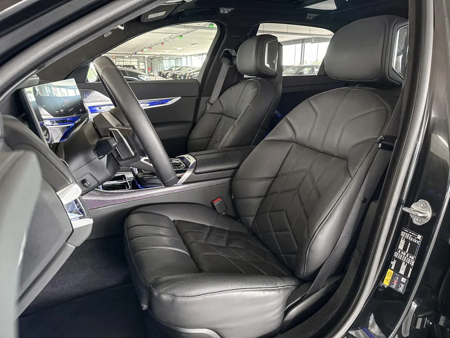 BMW i7 M70 xDrive 106 kWh