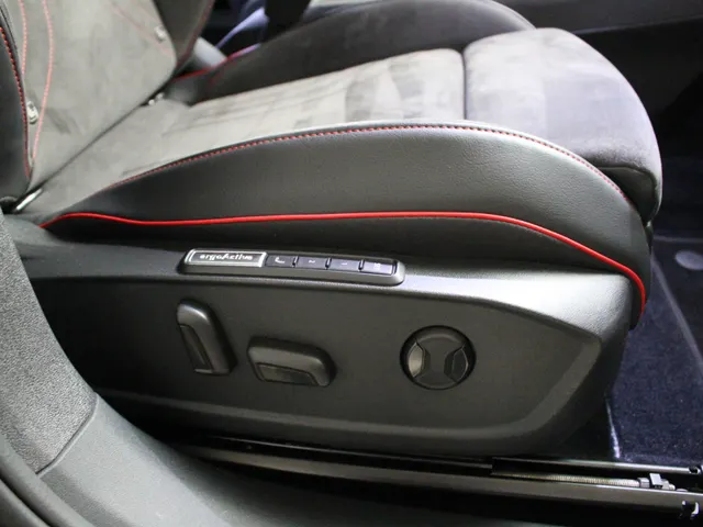Volkswagen ID.4 GTX 300PK 4Motion Navigatie | Panoramadak | H.U.D | Keyless | El. Stoelverstelling | 93% SoH