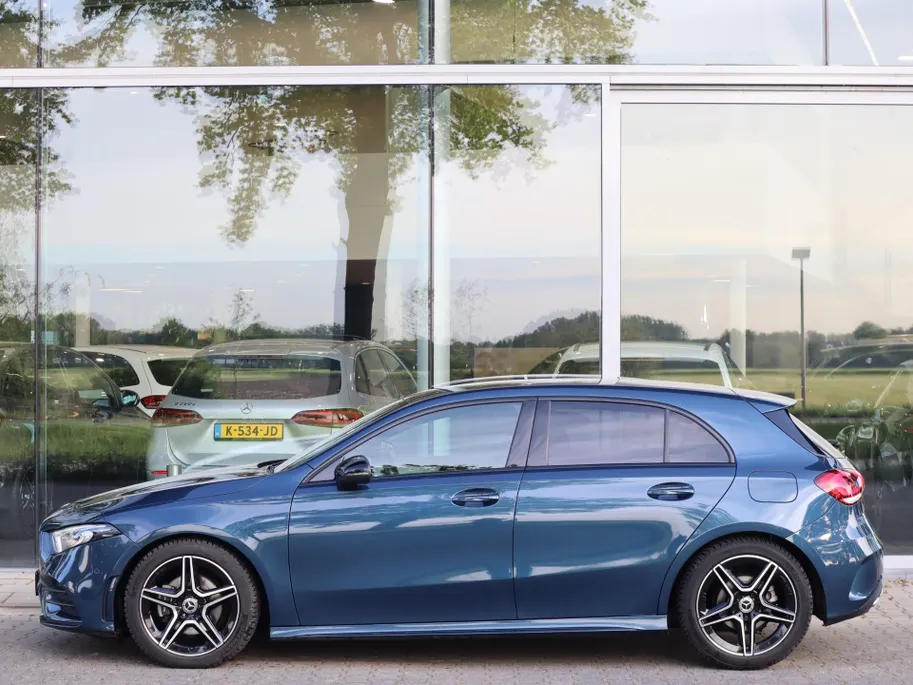 Mercedes-Benz A-Klasse 180 Business Solution AMG l Nightpakket l Achteruitrij camera l AMG Line l Ambiente lichtpakket