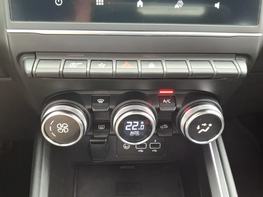 Renault Clio 1.0 TCe Intens Navigatie | Airco | Camera-PDC | Trekhaak |1 jaar Garantie