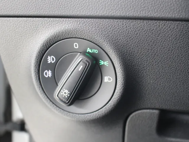 Škoda Karoq 1.0 TSI Business Edition Navigatie | climate Control | Stoelverwarming |