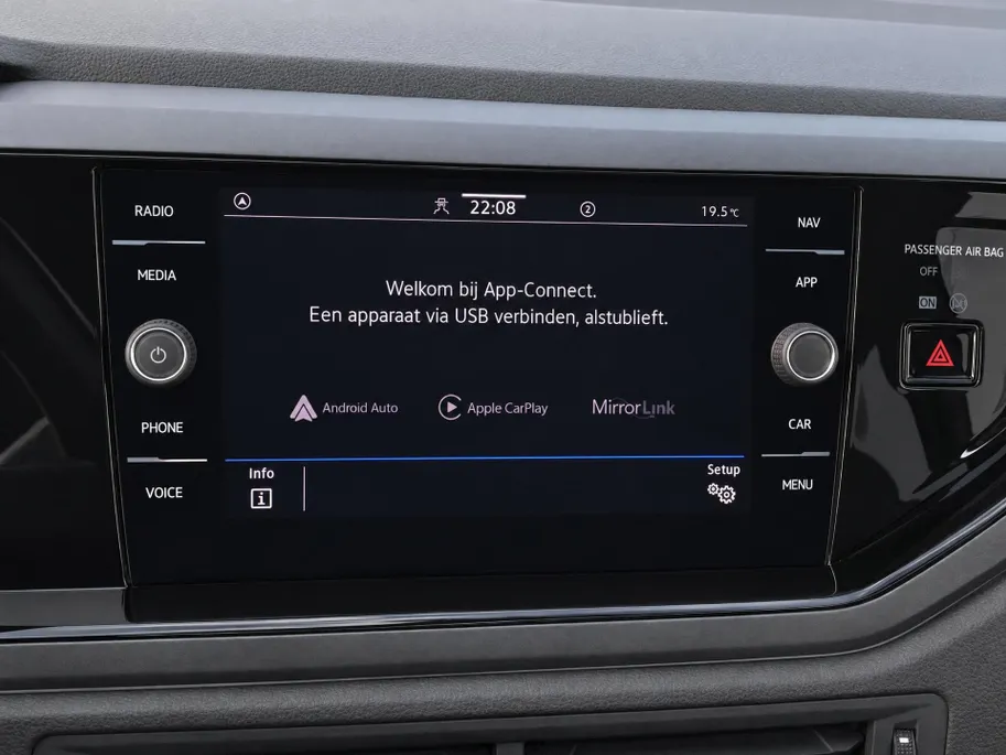 Volkswagen Polo 1.0TSI/95PK R-Line · Panoramadak · Camera + Parkeersensoren · Apple/Android Car Play · Stoelverwarming ·