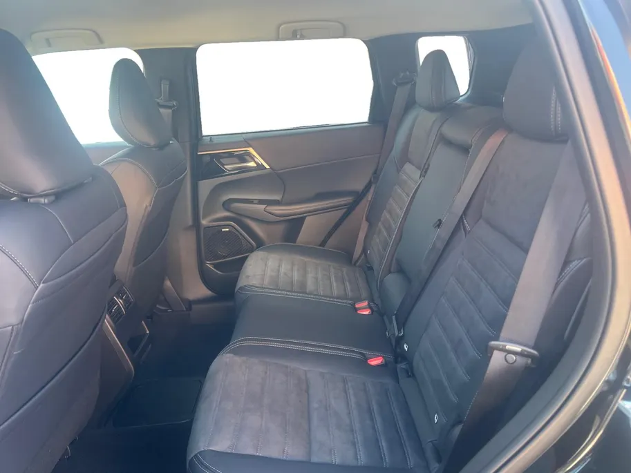 Mitsubishi Outlander 2.4 PHEV Limited Edition Zeer Complete uitvoering| 8 jaar garantie| Snel leverbaar | Totaalprijs op is op.