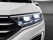 Volkswagen T-Roc 1.5 TSI 150pk DSG Sport · Camera · Trekhaak · Navigatie · Stoelverwarming · 18'' Inch ·