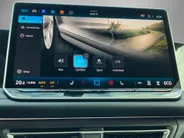 Volkswagen Tiguan 1.5 eHybrid 204PK R-Line Blackstyle · Panoramadak · Trekhaak · Apple/Android Car Play · 360° Camera · Garantie t/m 14-10-2030 of 100000km.