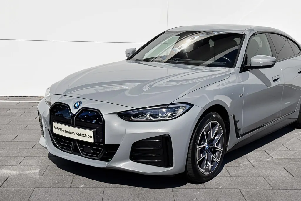 BMW i4 eDrive35 70 kWh