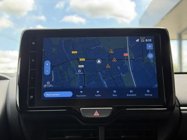 Toyota Yaris 1.5 Hybrid Executive Bi-Tone | PDC V+A | HUD