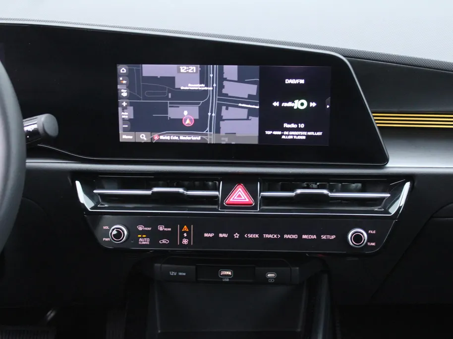 Kia Niro EV DynamicLine 64.8 kWh | 17' LM | Airco | Cruise | Camera | Navi | PDC |