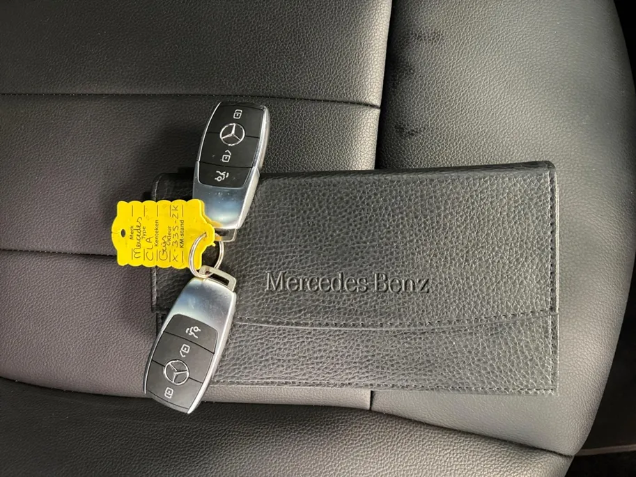 Mercedes-Benz CLA 180 AUTOMAAT | LUXURY LINE | APPLE CARPLAY | NL-AUTO |