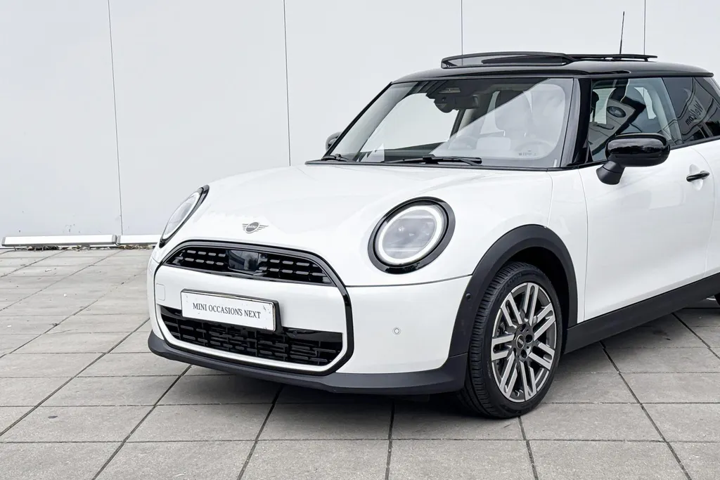 MINI Cooper 3-deurs Cooper C Favoured