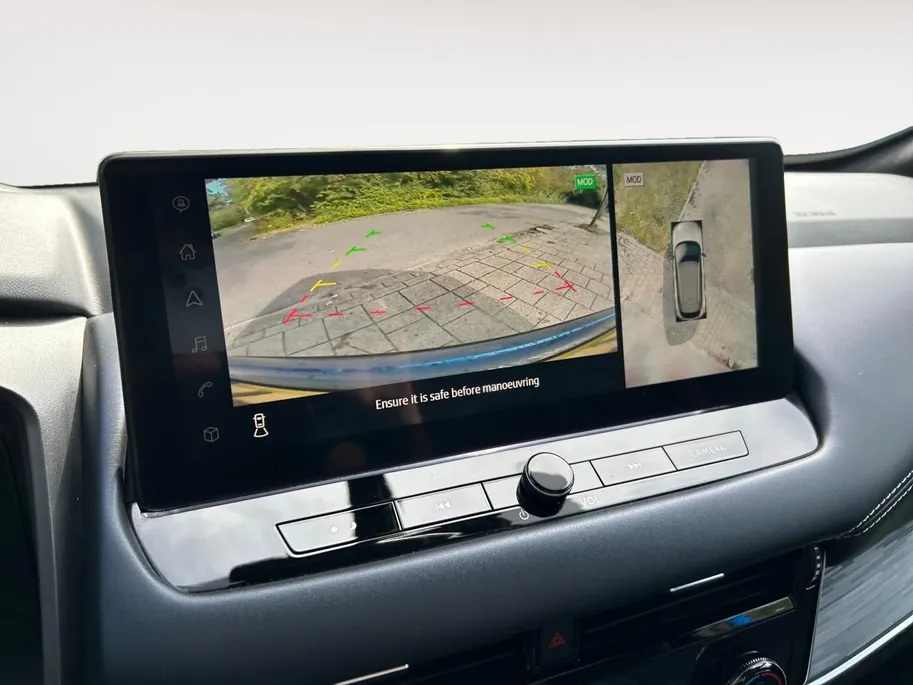 Nissan QASHQAI 1.3 MHEV Tekna Apple Carplay/Android Auto , navigatiesysteem full map , elektrisch bedienbare achterklep met sensorsturing, panoramadak , cruise control adaptief , lichtmetalen velgen 19'