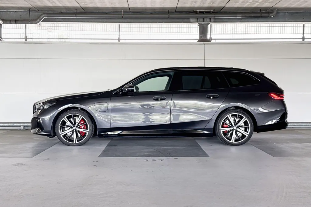 BMW 5 Serie Touring 550e xDrive M-Sport