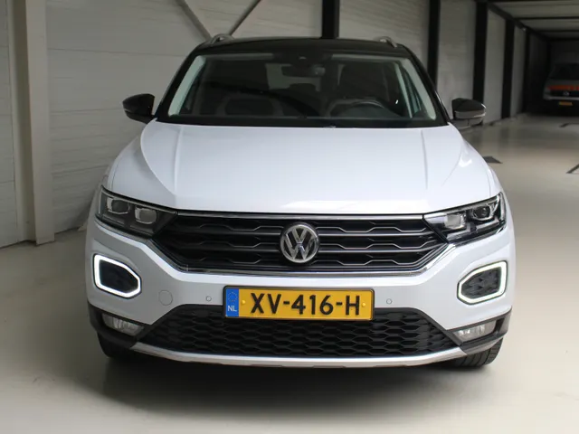 Volkswagen T-Roc 1.5 TSI Sport Navigatie | parkeercamera | Cruise Control | Climate Control |  Eerste Eigenaar