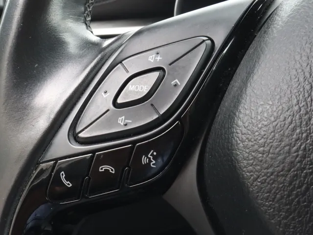 Toyota C-HR 1.8 Hybrid Style Ultimate Blindspot | Stoel en stuurverwarming | All seasons