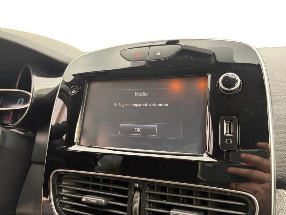Renault Clio Estate 0.9 TCe Limited | Navigatie | Airco | Cruise Control | LM Velgen | 1e Eigenaar Dealeronderhouden