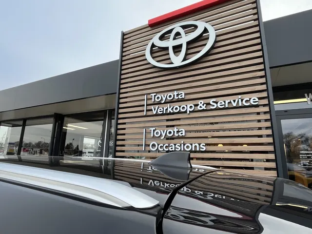 Toyota Corolla Touring Sports 1.8 Hybrid Dynamic | Trekhaak | Nieuwe All Seasons