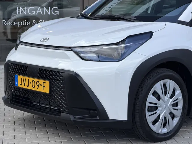 Toyota Aygo X Hybrid 115 play | Apple Car-Play | Adap cruise