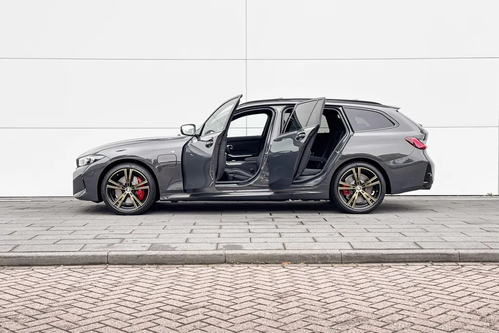 BMW 3 Serie Touring 330e